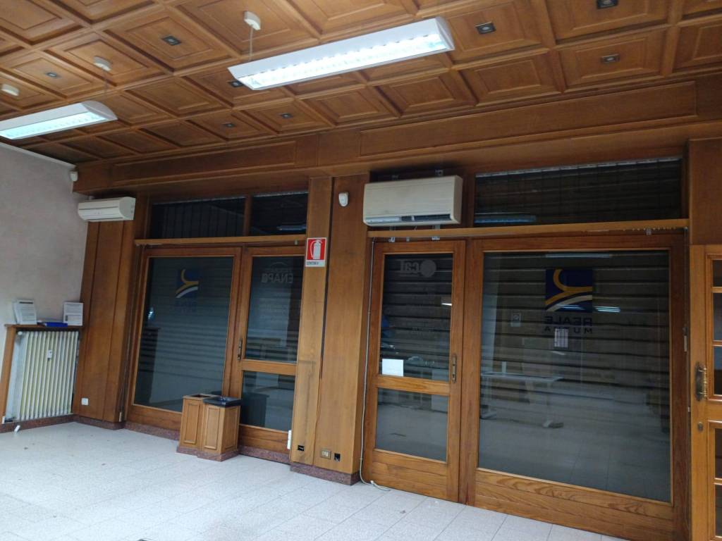 negozio in affitto a Torino in zona Mirafiori Nord