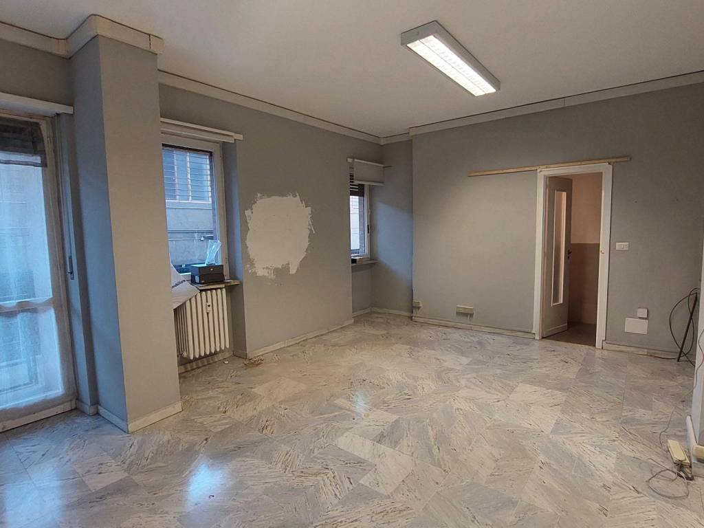 locale commerciale in affitto a Torino in zona Parella