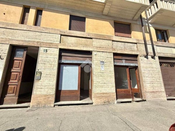 negozio in affitto a Torino in zona Cit Turin