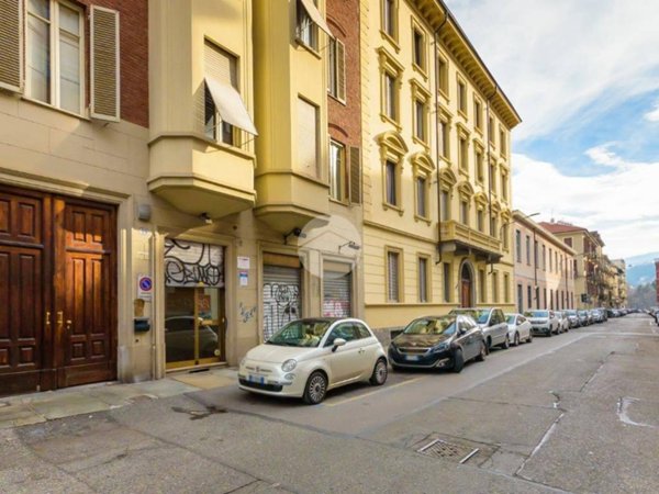 negozio in affitto a Torino in zona Vanchiglia
