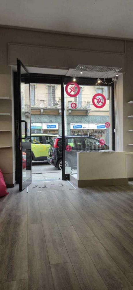 negozio in affitto a Torino in zona Cit Turin