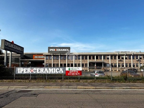 locale commerciale in affitto a Torino in zona Vallette
