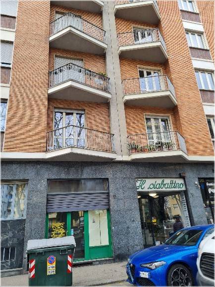 negozio in affitto a Torino in zona Pozzo Strada