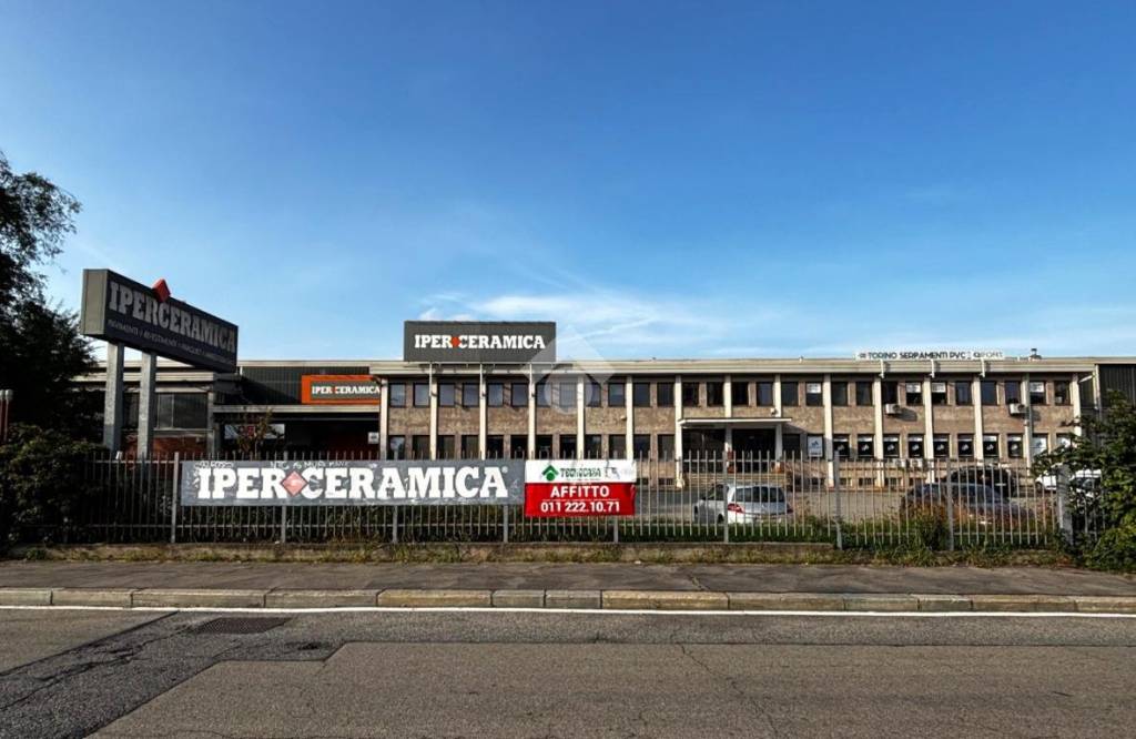 locale commerciale in affitto a Torino