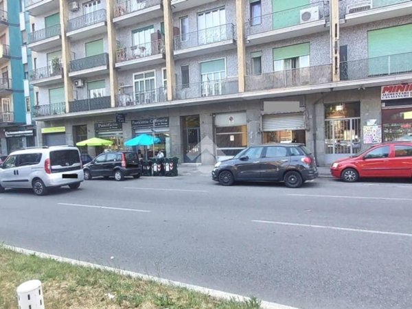 negozio in affitto a Torino in zona Pozzo Strada