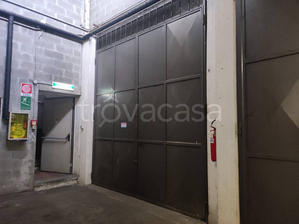 locale commerciale in affitto a Torino in zona Falchera