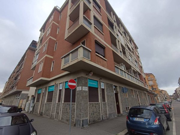 negozio in affitto a Torino in zona Mirafiori Sud