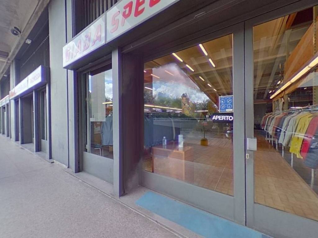 negozio in affitto a Torino in zona Lucento