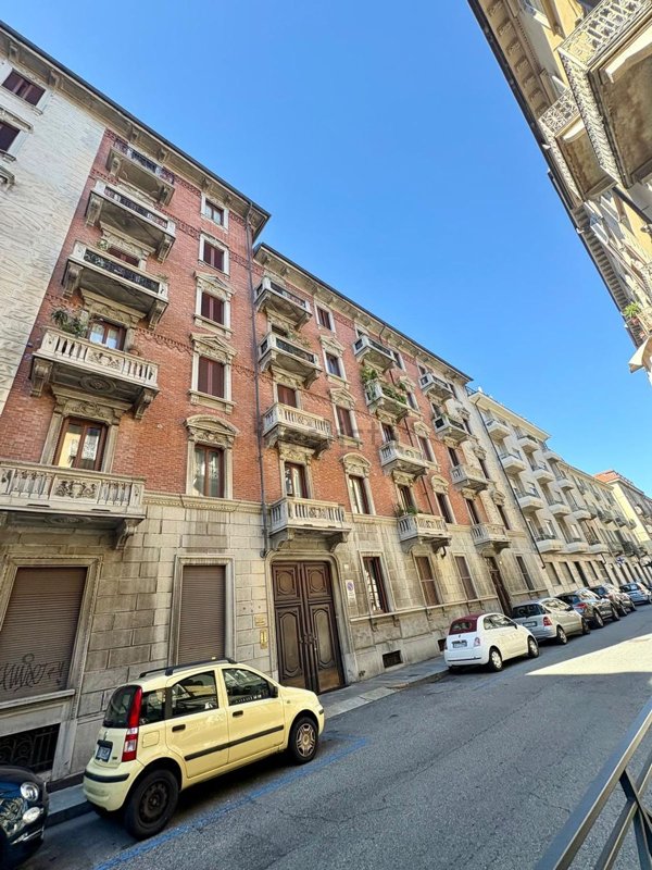 appartamento in affitto a Torino in zona Cit Turin