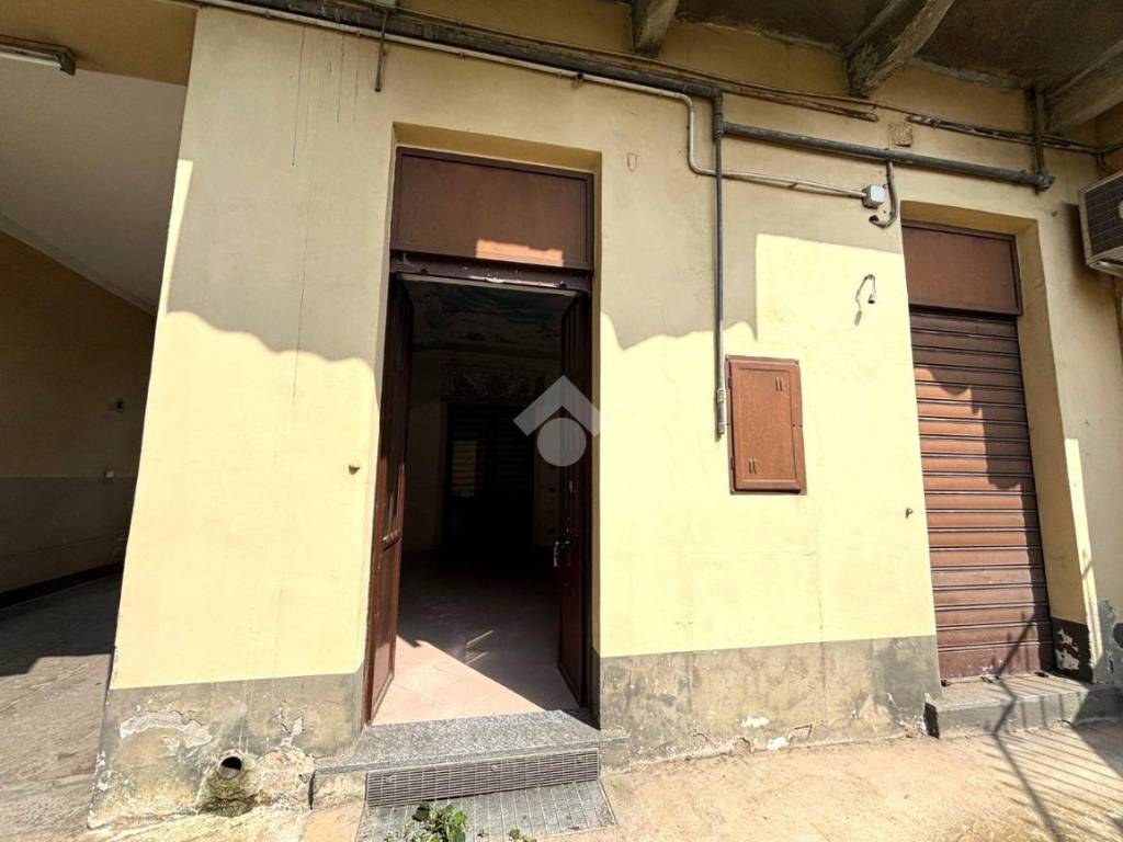 negozio in affitto a Torino in zona Madonna di Campagna