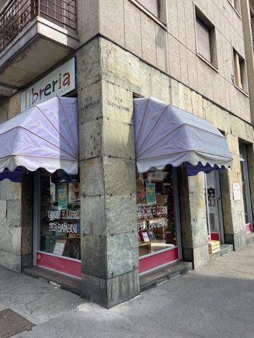 negozio in affitto a Torino in zona Pozzo Strada