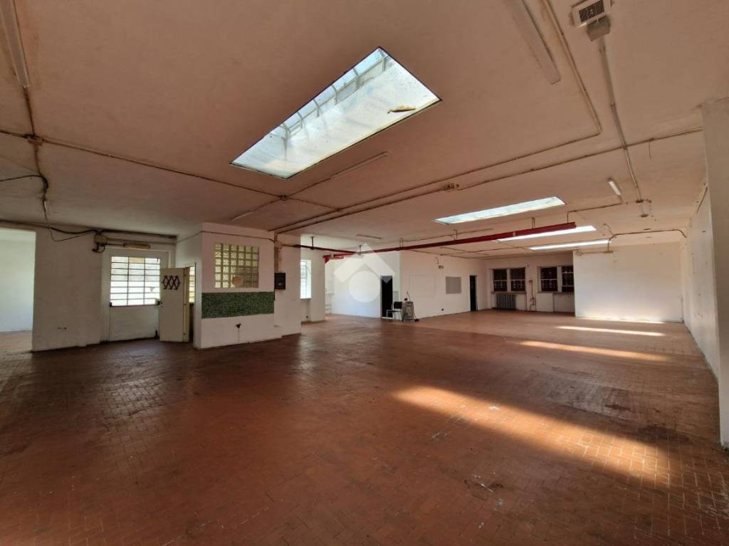 locale commerciale in affitto a Torino in zona Pozzo Strada