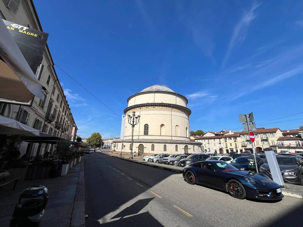 negozio in affitto a Torino in zona Cavoretto