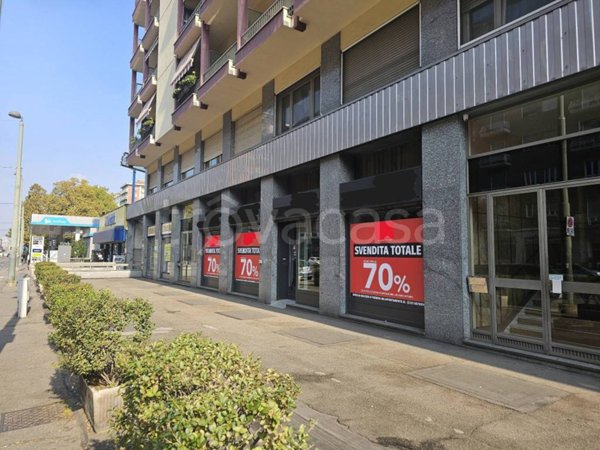negozio in affitto a Torino in zona Regio Parco