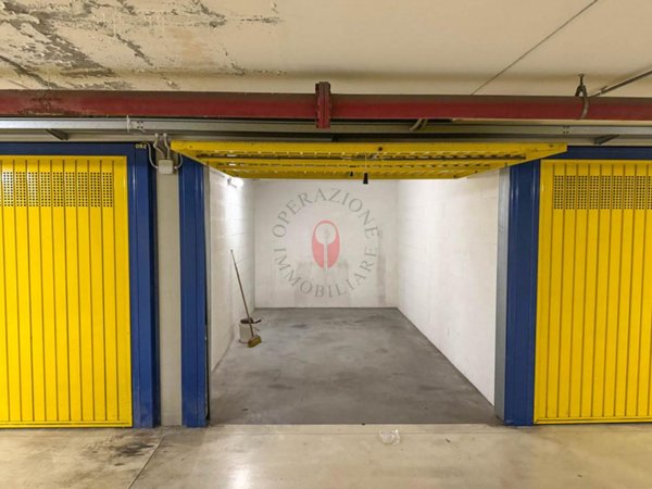 negozio in affitto a Torino in zona Mirafiori Nord