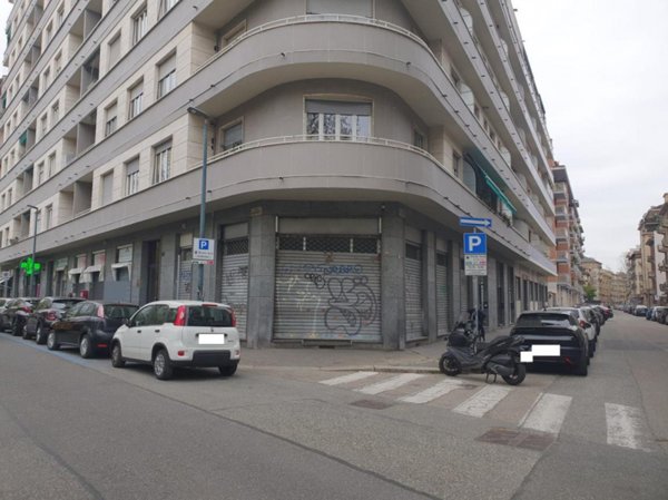 negozio in affitto a Torino in zona Cenisia