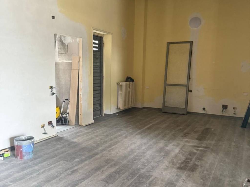 negozio in affitto a Torino in zona Mirafiori Nord