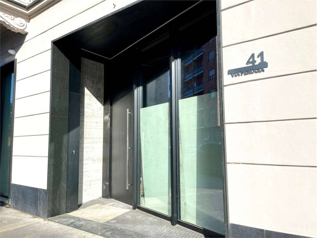 negozio in affitto a Torino in zona Aurora