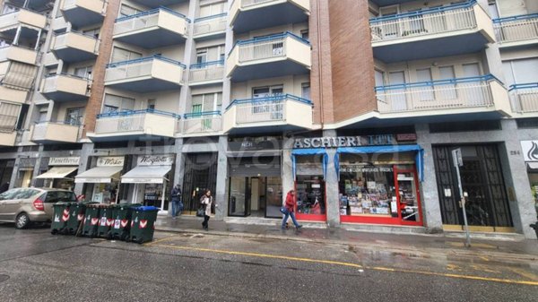 negozio in affitto a Torino in zona Parella