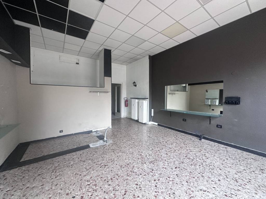 negozio in affitto a Torino in zona Santa Rita