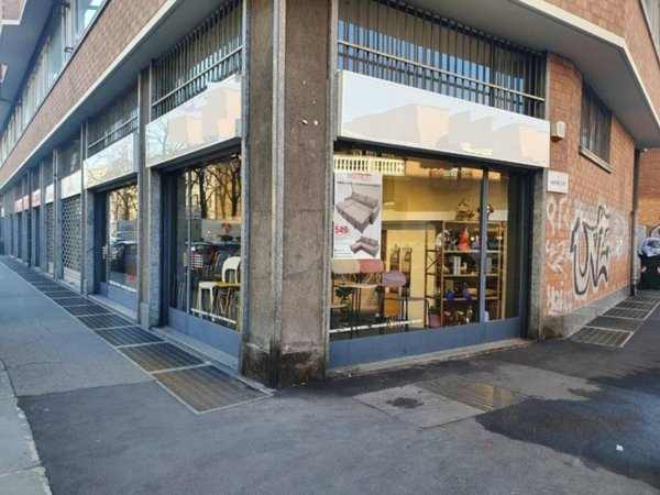 negozio in affitto a Torino in zona Cenisia