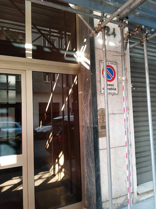 negozio in affitto a Torino in zona Mirafiori Nord