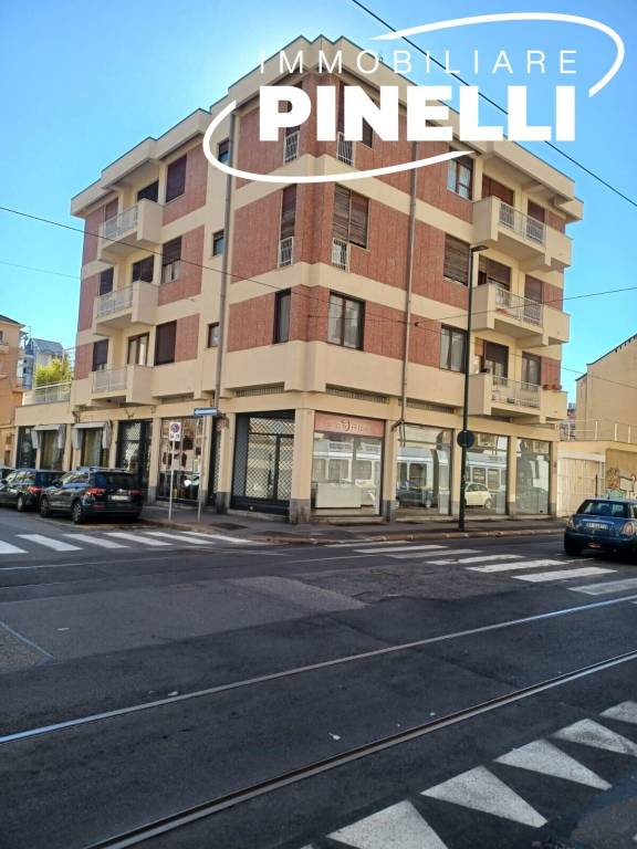 negozio in affitto a Torino in zona Parella