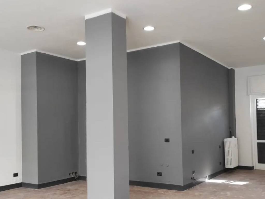 negozio in affitto a Torino in zona Mirafiori Nord