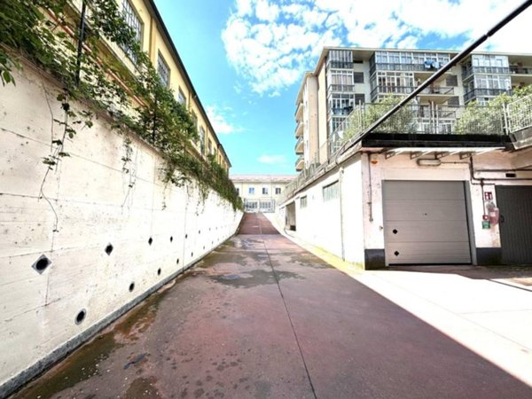 negozio in affitto a Torino in zona Lucento