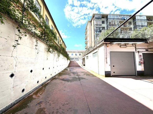 negozio in affitto a Torino in zona Lucento