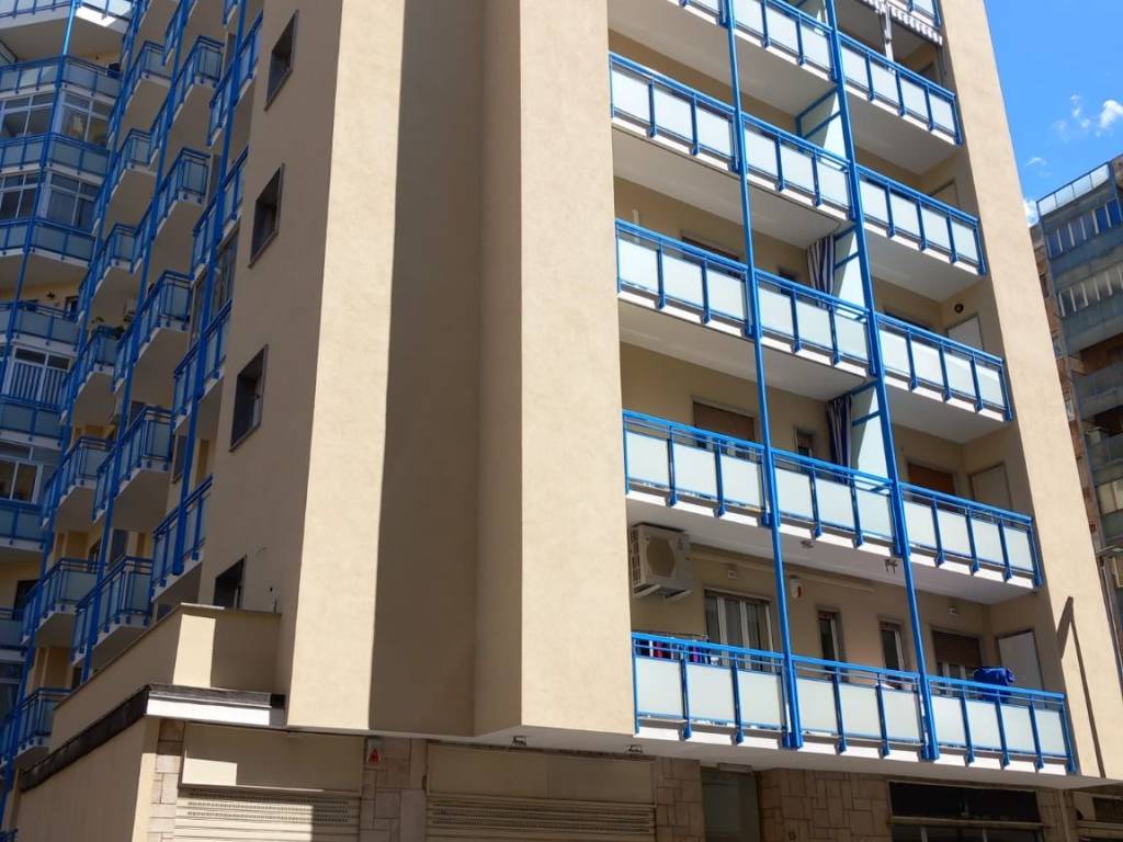 negozio in affitto a Torino in zona Lingotto