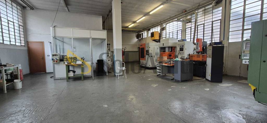 locale commerciale in affitto a Torino in zona Pozzo Strada