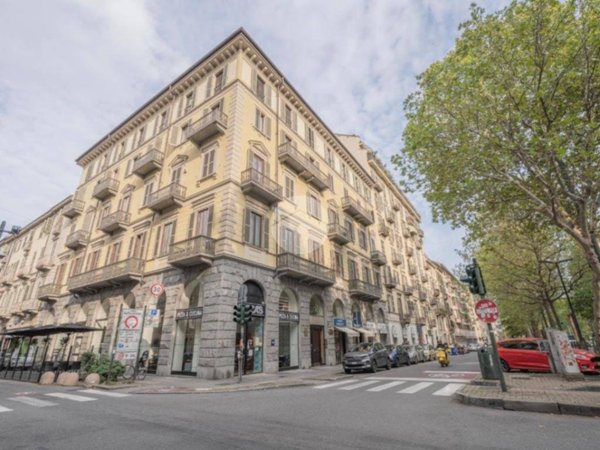 negozio in affitto a Torino