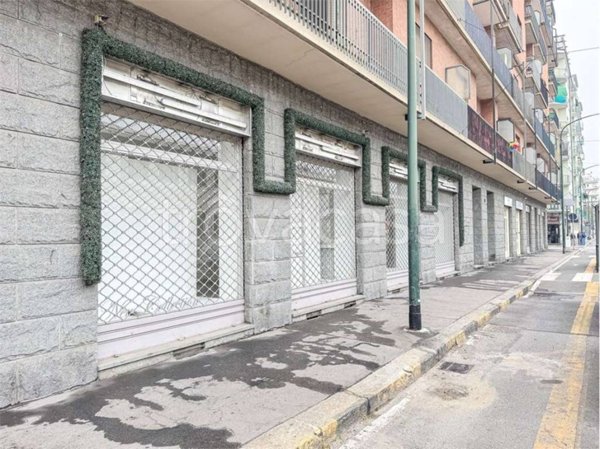 negozio in affitto a Torino in zona Madonna di Campagna