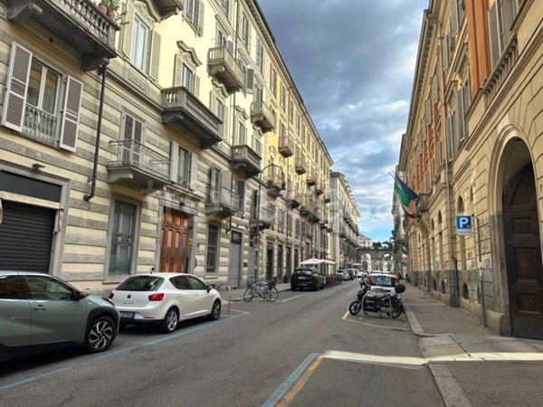 negozio in affitto a Torino