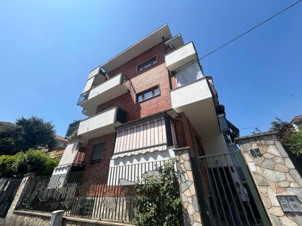 negozio in affitto a Torino in zona Pozzo Strada