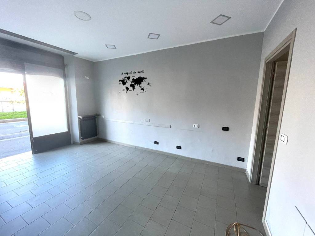 negozio in affitto a Torino in zona Aurora