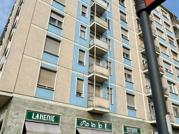 negozio in affitto a Torino in zona Mirafiori Sud