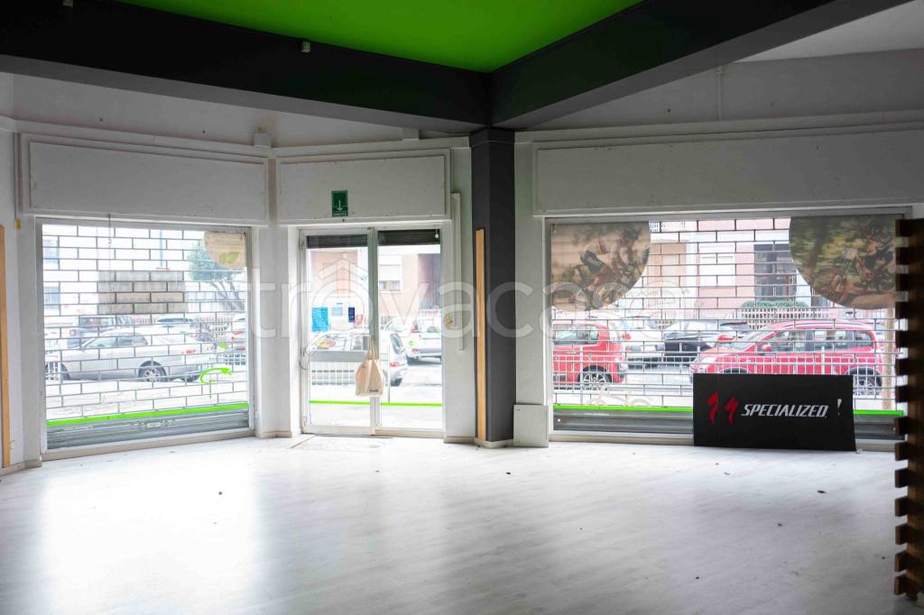 negozio in affitto a Torino in zona Filadelfia