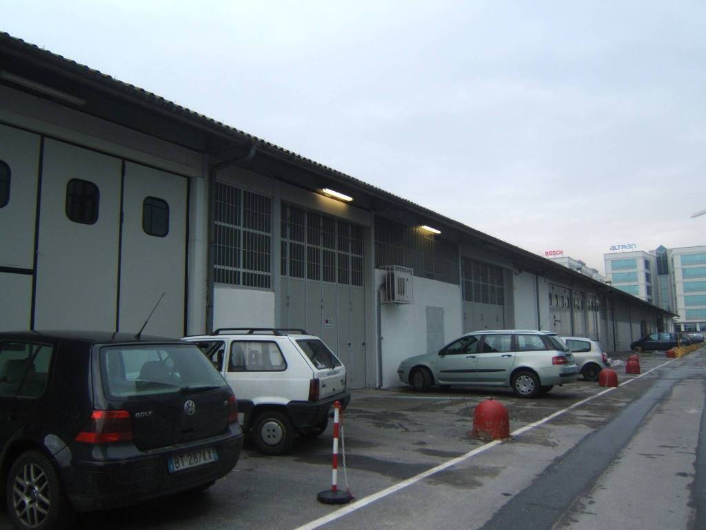 locale commerciale in affitto a Torino in zona Mirafiori Sud