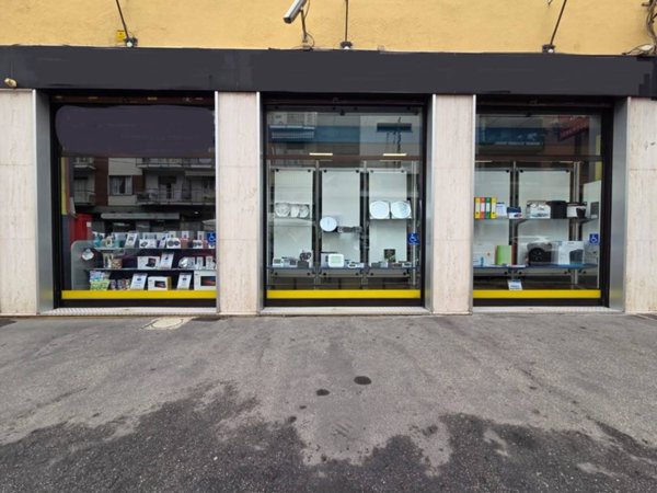 negozio in affitto a Torino in zona Santa Rita