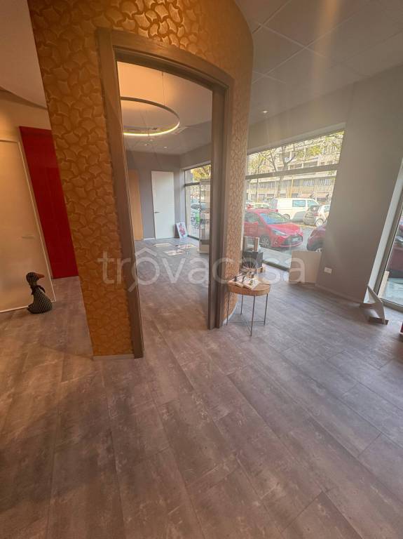 negozio in affitto a Torino