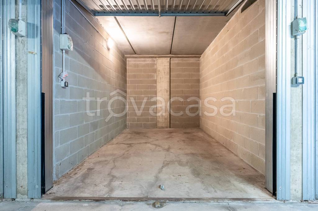 locale di sgombero in affitto a Torino in zona Barca