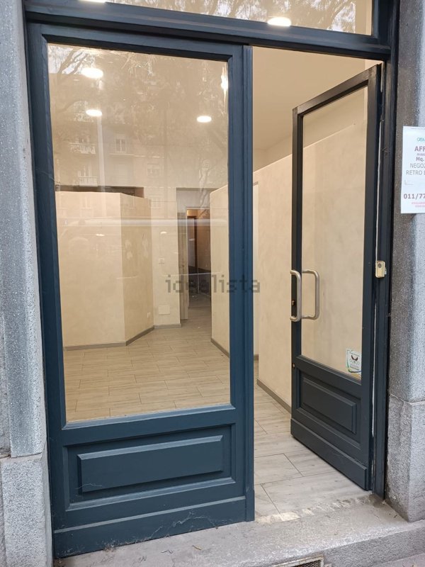 negozio in affitto a Torino in zona Pozzo Strada