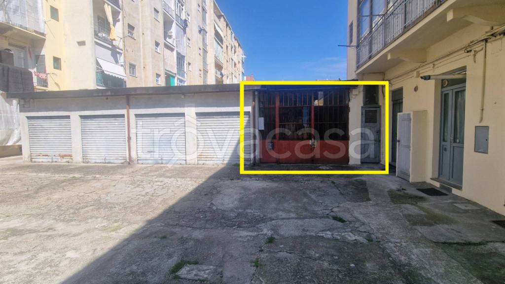 locale commerciale in affitto a Torino in zona Santa Rita