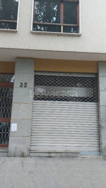 negozio in affitto a Torino in zona Vanchiglia