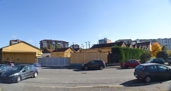 locale di sgombero in affitto a Torino in zona Lucento