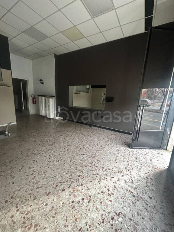 negozio in affitto a Torino in zona Santa Rita