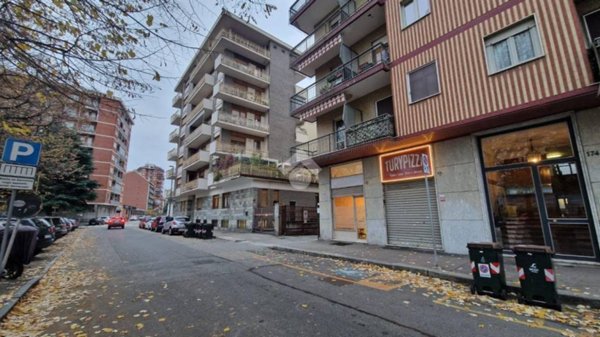 negozio in affitto a Torino in zona Pozzo Strada