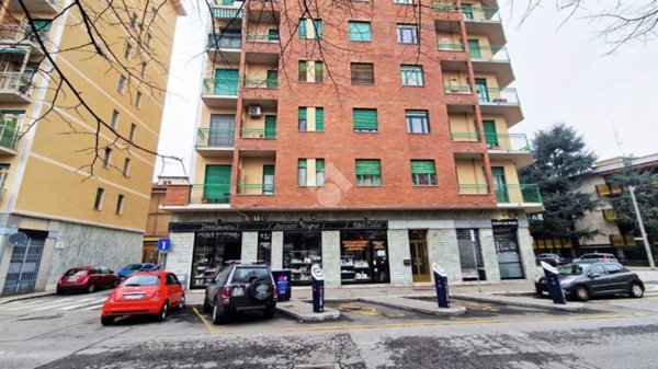negozio in affitto a Torino in zona Parella